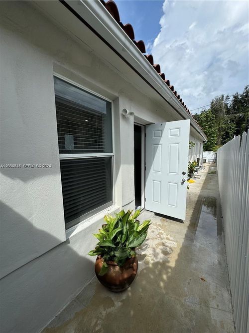 3-6335 N Miami Ave, Miami, FL, 33150-4578 | Card Image