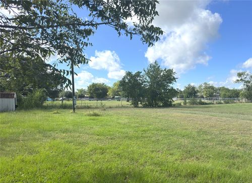 1112 Old Nails Creek Rd, Giddings, TX, 78942-1387 | Card Image