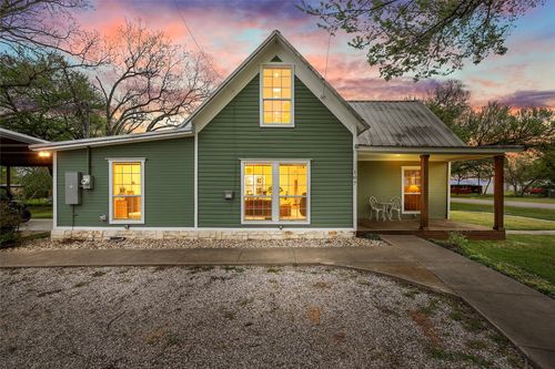 107 W Avenue F, Valley Mills, TX, 76689-4563 | Card Image