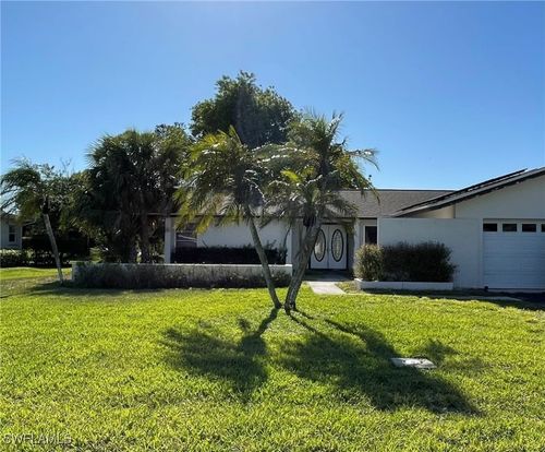 547 Eastwood Dr, NAPLES, FL, 34110-1113 | Card Image