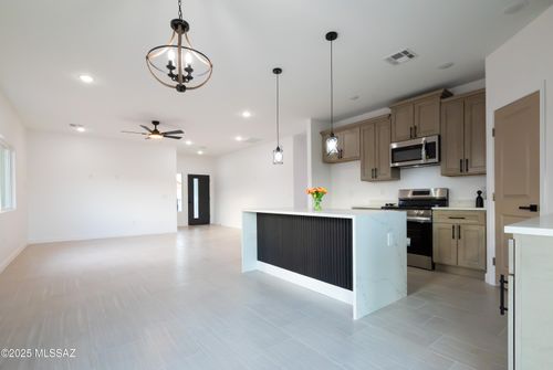 1686 Circulo Bahia, Rio Rico, AZ, 85648-8012 | Card Image