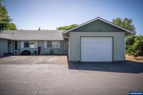 607 32nd Ave Se, Albany, OR, 97322-4110 | Card Image