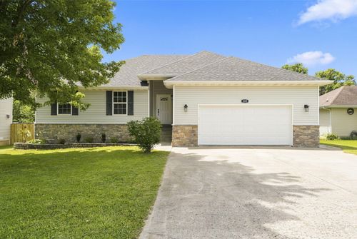203 Penzance St, Monett, MO, 65708-1077 | Card Image