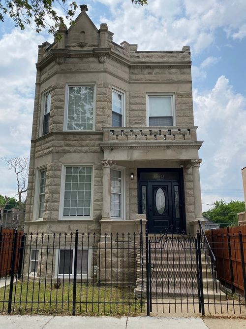 1826 S Drake Ave, Chicago, IL, 60623-2527 | Card Image