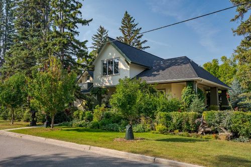 602 Macleod Trail Sw, High River, AB, T1V1B5 | Card Image