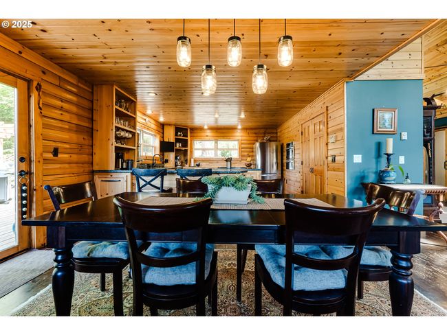 86561 R R Baker Rd, House other with 3 bedrooms, 3 bathrooms and 2 parking in Springfield OR | Image 10