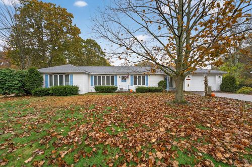 27 N Main St, East Hampton, CT, 06424-1047 | Card Image