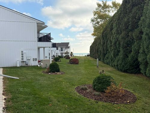 5747 Main St, Lexington, MI, 48450-8890 | Card Image