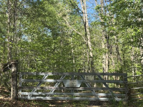 999 Jervis Road, London, KY, 40741 | Card Image