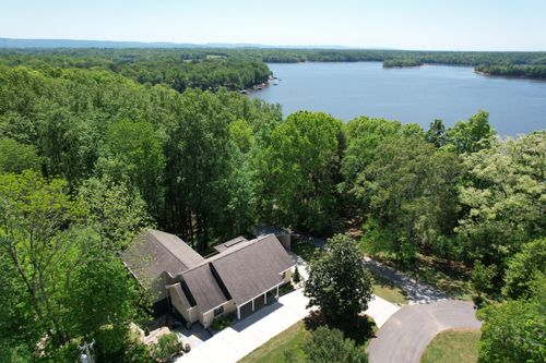 105 W Paradise Dr, Winchester, TN, 37398-4265 | Card Image