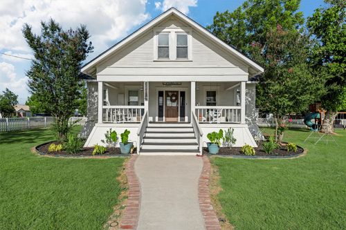 280 S Avenue F, Crawford, TX, 76638-3152 | Card Image