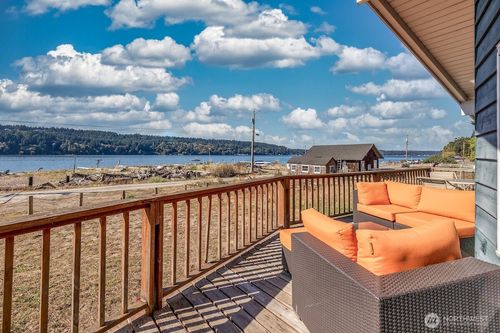 27826 Manzanita Beach Rd Sw, Vashon, WA, 98070-8926 | Card Image