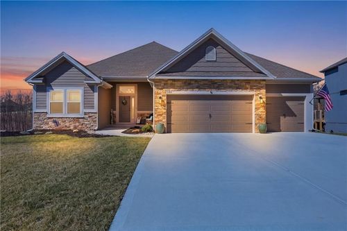 10212 N Corrington Ave, Kansas City, MO, 64101 | Card Image