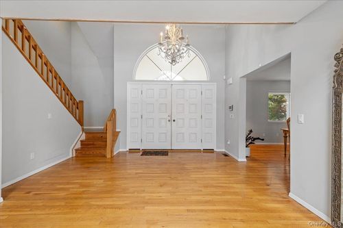 24 Wisteria Dr, Remsenburg, NY, 11960-2063 | Card Image