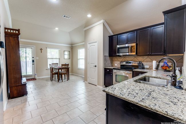 129 Buckskin Way, House other with 3 bedrooms, 5 bathrooms and null parking in Cibolo TX | Image 6