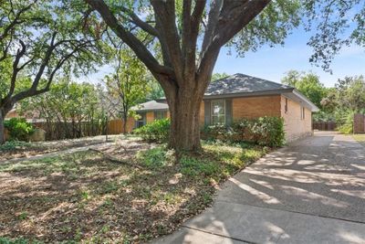 5507 Lake Highlands Drive, House other with 3 bedrooms, 2 bathrooms and 2 parking in Waco TX | Image 3