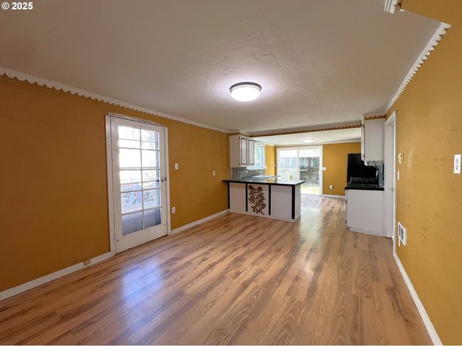 Dining Area | Image 9