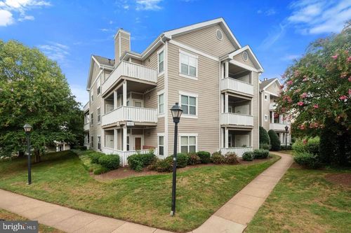 33-14302 Rosy Ln, CENTREVILLE, VA, 20121-5806 | Card Image