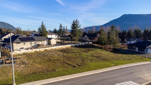 469 Winter Dr, Lake Cowichan, BC, V0R2G1 | Card Image