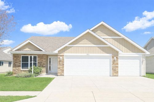 853 Aurora Cir, Red Wing, MN, 55066-1323 | Card Image