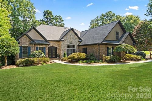 7832 Chapel Creek Dr, Denver, NC, 28037-8420 | Card Image