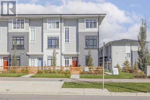 857 Belmont Dr Sw, Calgary, AB, T2X4P2 | Card Image