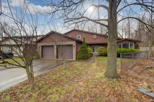 190 Silvercrest Dr, Waterloo, ON, N2L6B1 | Card Image