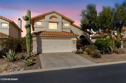 832 W Clear Creek Way, Oro Valley, AZ, 85737-6952 | Card Image