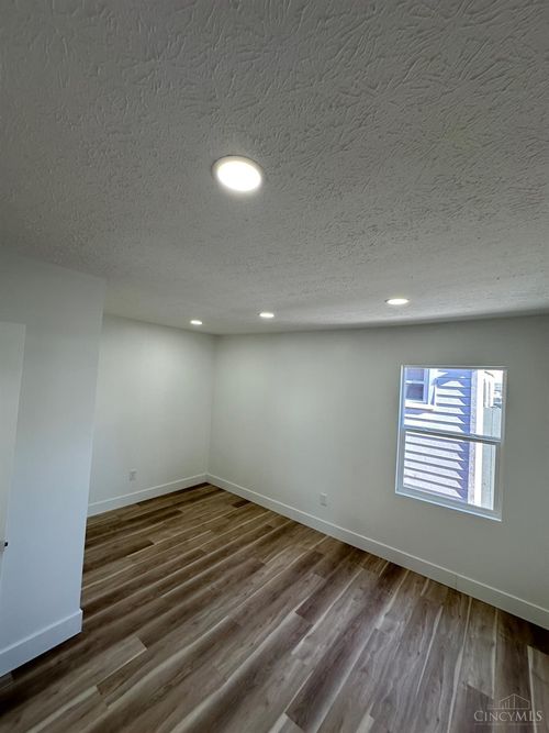 1935 Howell Ave, Hamilton, OH, 45011-4427 | Card Image