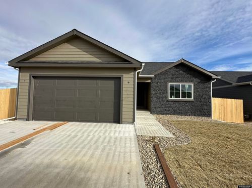 4588 Shale Cir, Mills, WY, 82644 | Card Image