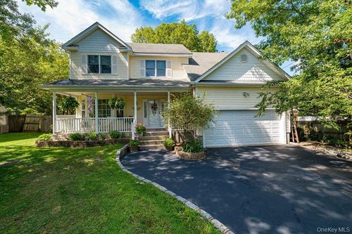 4 Fable Rd, Saint James, NY, 11780-3134 | Card Image
