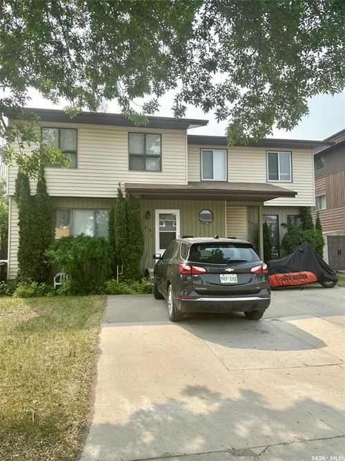 442 - 444 Russell Rd, Saskatoon, SK, S7K6K9 | Card Image
