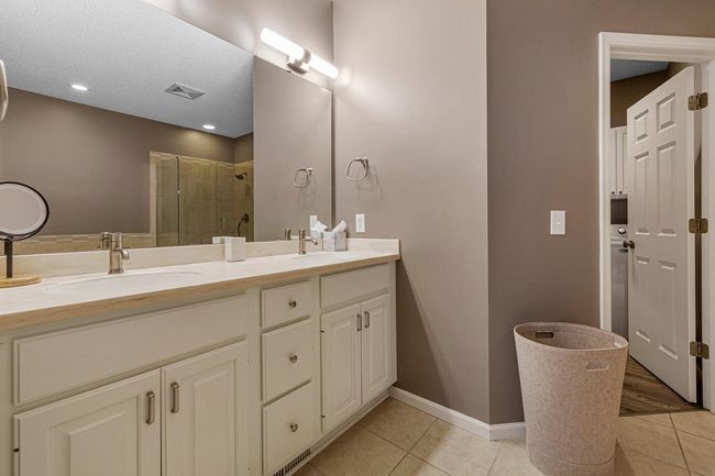 28 Main bathroom.jpg | Image 31