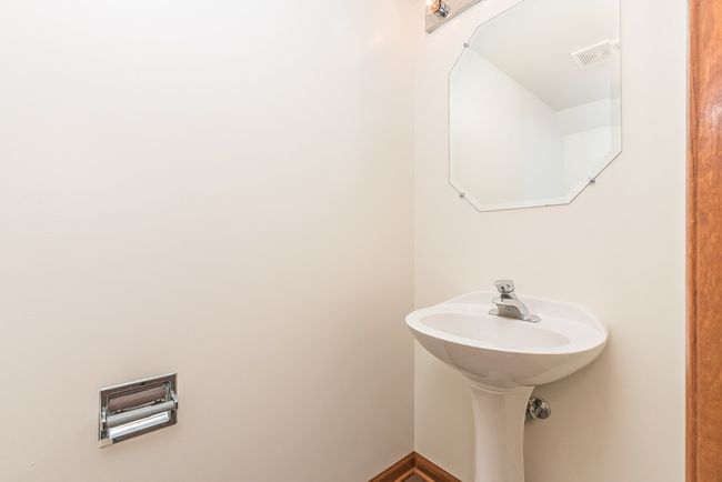 2593 Canyon Dr, Townhouse with 3 bedrooms, 2 bathrooms and 4 parking in Plainfield IL | Image 21