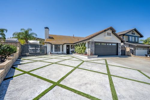 22206 Claibourne Ln, Saugus, CA, 91350-3338 | Card Image