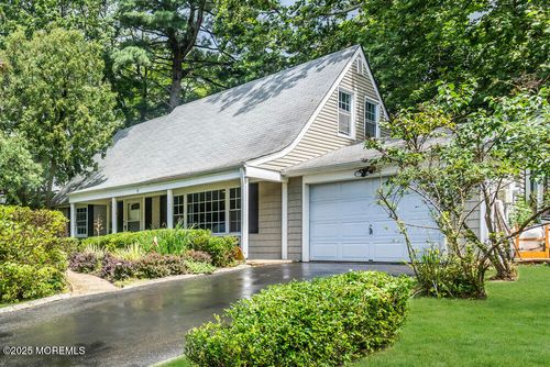 9 Jubilee Cir, Aberdeen, NJ, 07747-1806 | Card Image