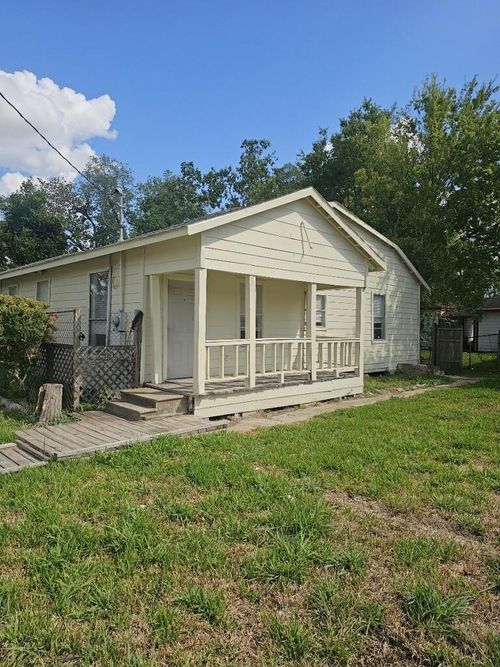 8010 Miley St, Houston, TX, 77028-4638 | Card Image