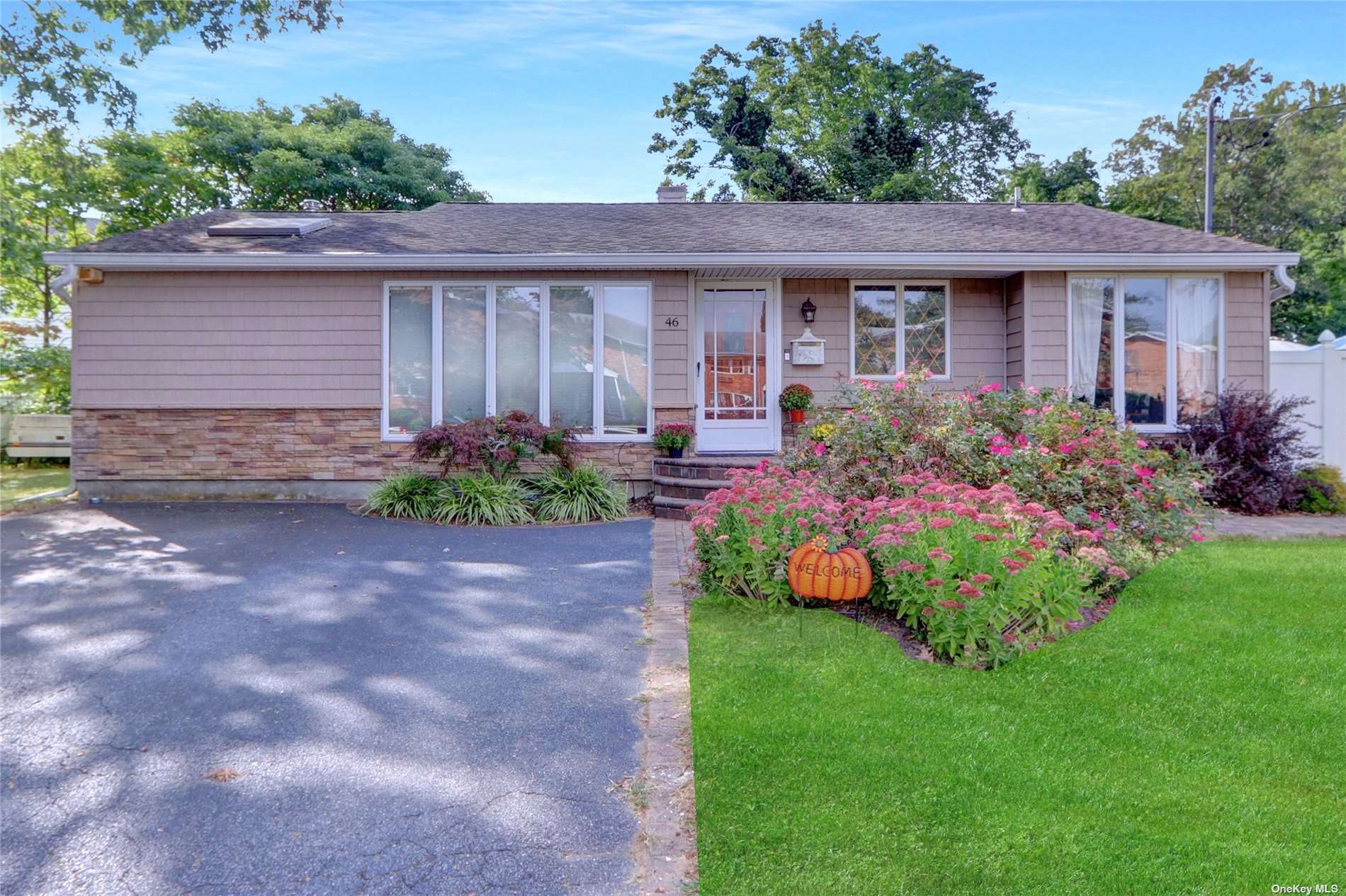 Baldwin Path, Deer Park, NY 11729