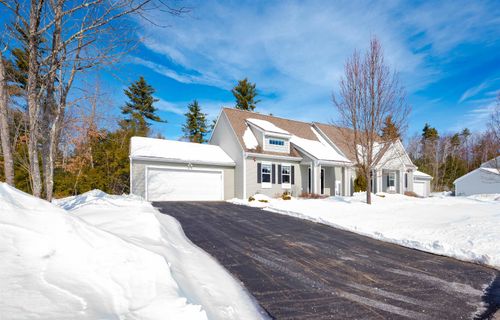 208 Villager Road, Chester, NH, 03036 | Card Image