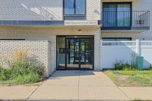 2b-9078 W Heathwood Dr, Niles, IL, 60714-5862 | Card Image
