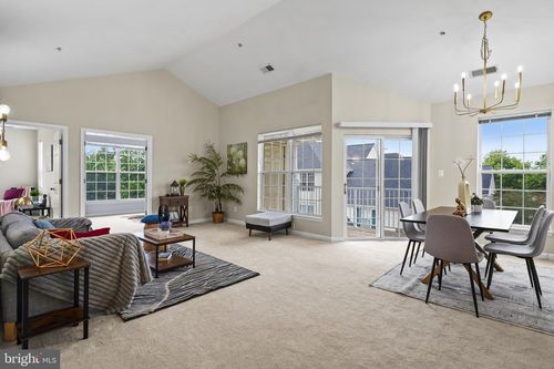 304-25340 Lake Mist Sq, CHANTILLY, VA, 20152-5352 | Card Image