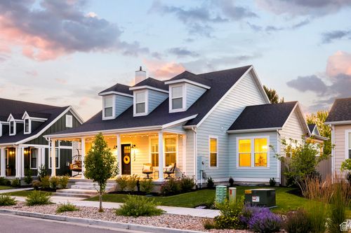 1042 W Shoreline Dr, Layton, UT, 84041-7588 | Card Image