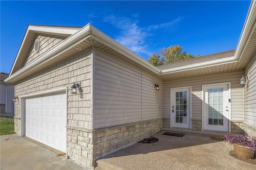 10408 E 45th Ter, Kansas City, MO, 64133-7804 | Card Image