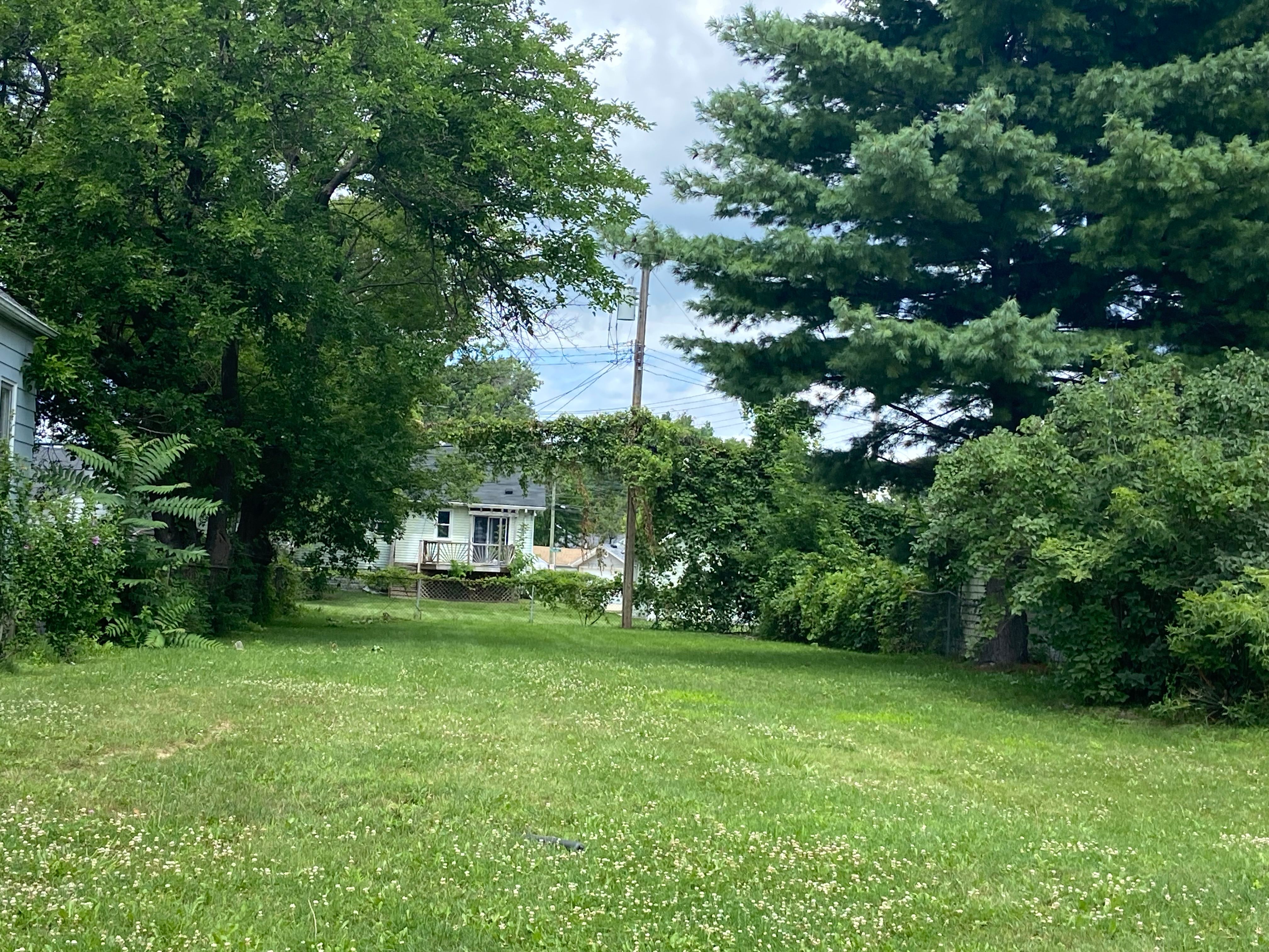 Evergreen Ave, Eastpointe, MI 48021