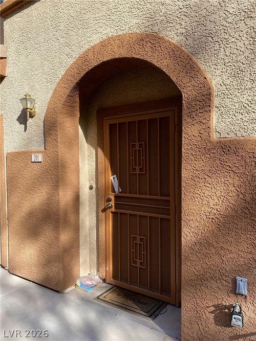 apt-201-3935 Palm Beach St, Las Vegas, NV, 89129-1094 | Card Image