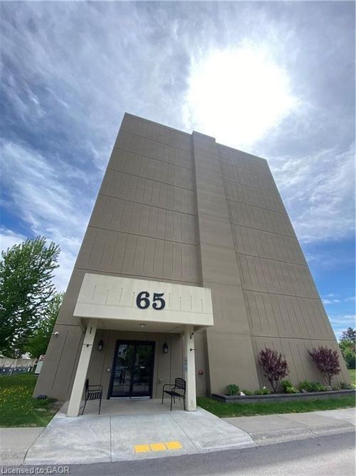 502-65 Highland Cres, Kitchener, ON, N2M5M8 | Card Image