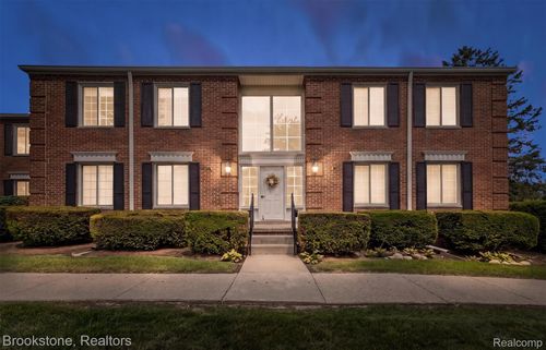 775 E Fox Hills Dr, Bloomfield Hills, MI, 48304-1343 | Card Image