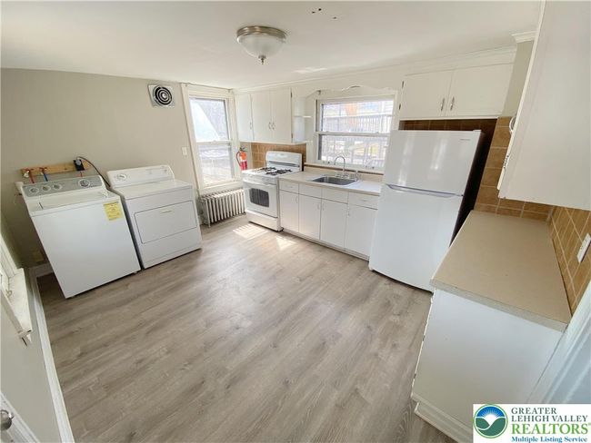 Unit #2 Kitchen | Image 25