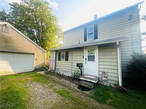 136 Noble St W, East Canton, OH, 44730-1062 | Card Image