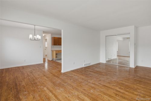 unit-35c-323 N Eton St, Birmingham, MI, 48009-5941 | Card Image